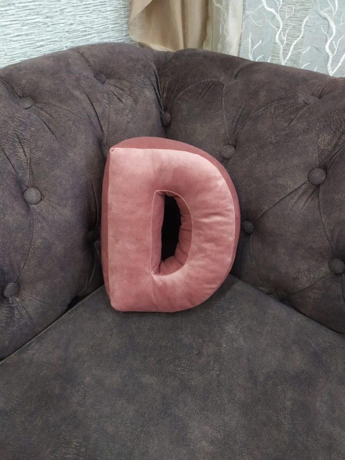буква подушка D