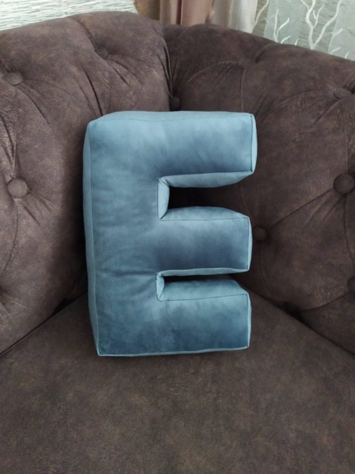 буква подушка Е