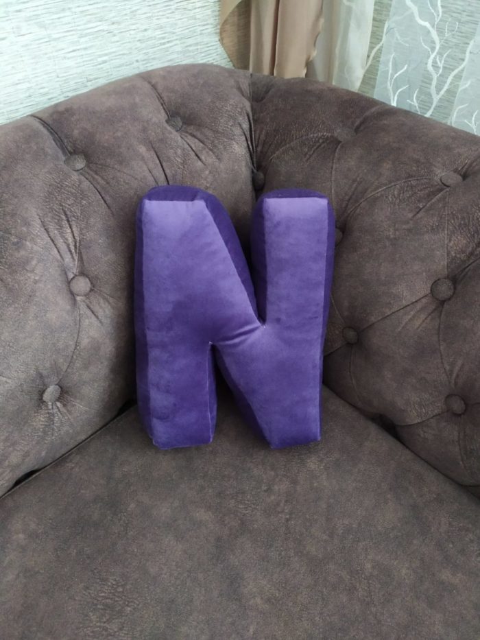 буква подушка N