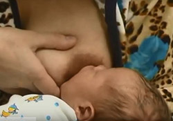 Кормление грудью малыша